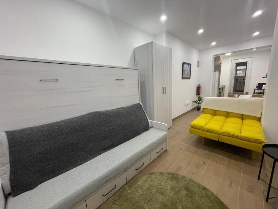 Estudio En Barrio La Latina Madrid Esterno foto